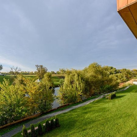 Il Lago - Sunrise - Cozy Luxurious Smart Home By The Lake Voluntari المظهر الخارجي الصورة