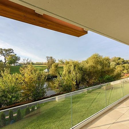 Il Lago - Sunrise - Cozy Luxurious Smart Home By The Lake Voluntari المظهر الخارجي الصورة